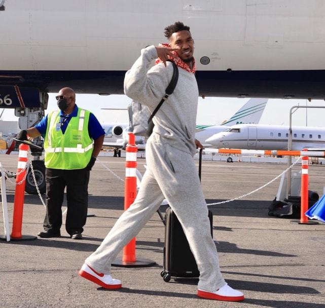 或离桌两分 或离桌两分